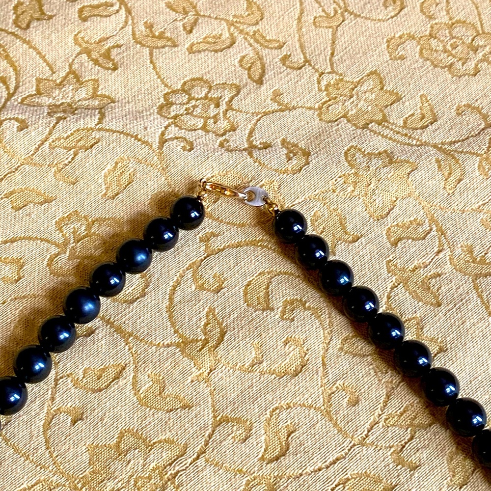 VTG Lee Sands Black onyx beaded necklace,onyx pendant, gold/turquoise lacquer - Picture 6 of 11